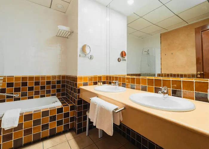 L'agora Hotel 3*